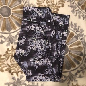 Fabletics High Waisted Patterned Legging